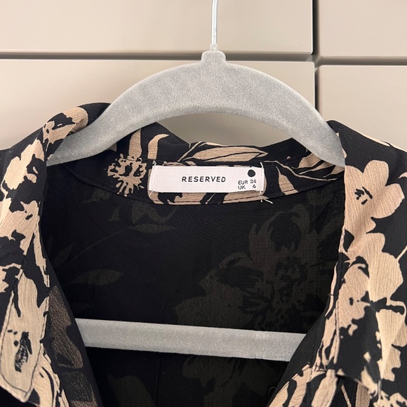 Reserved Pleated Patterned Dress - Picture 7 of 9